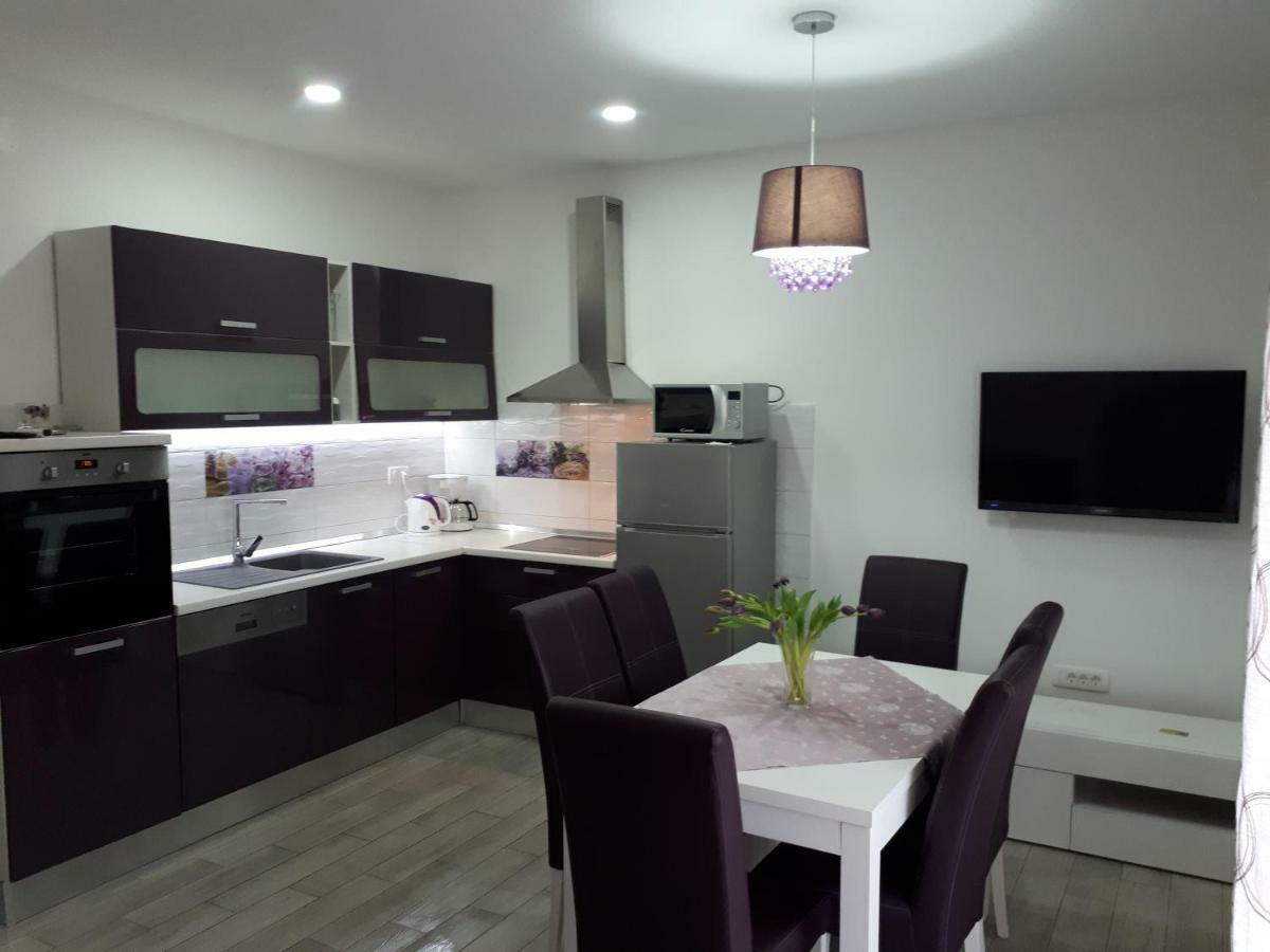 Apartment Vedran Kaštela المظهر الخارجي الصورة